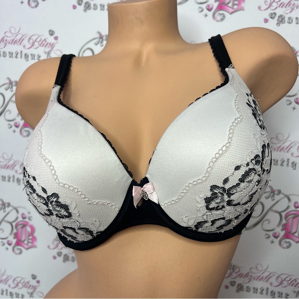 Victoria secret bra perfect shape black black pink bow ribbon π charm VS silver